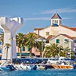Gverić Tatil Evi Vodice